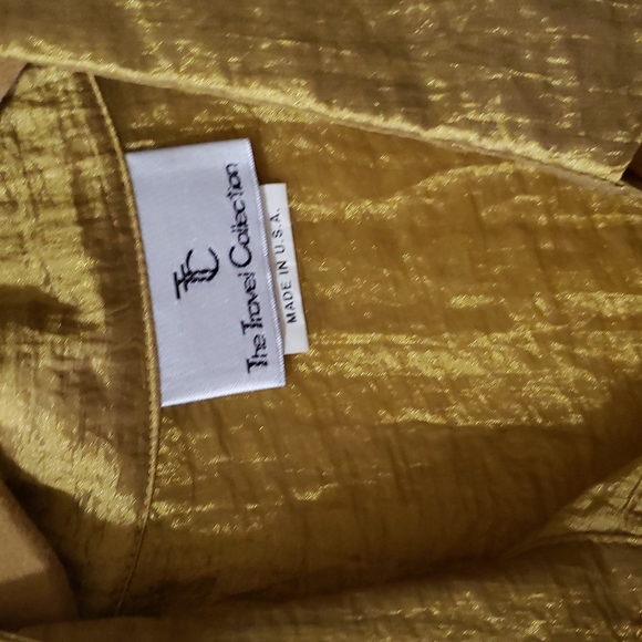 Top - Picture 2 of 4